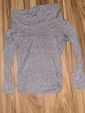 Gray Off-Shoulder Long Sleeve Women's Top